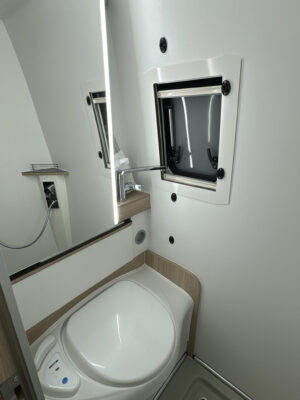 2024 Frankia Yucon Peak campervan washroom